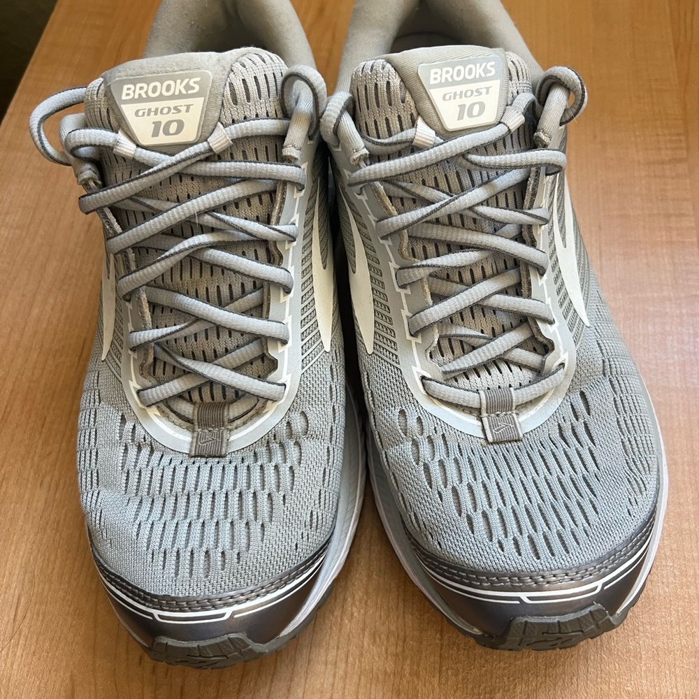 Brooks Ghost 10 Sneakers Size 9.5